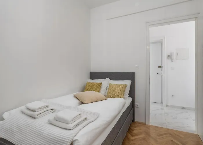 Bella 36 شقة غييكا