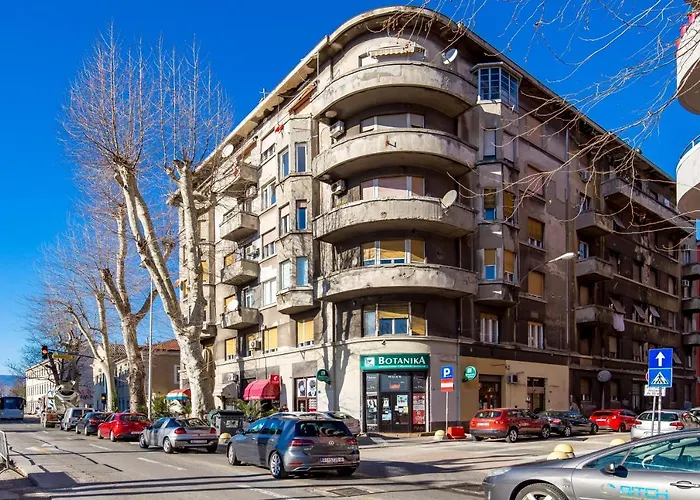 Bella 36 شقة غييكا